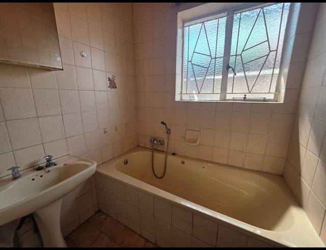 3 BEDROOM HOUSE FOR SALE IN VANDERBIJLPARK CE 1
